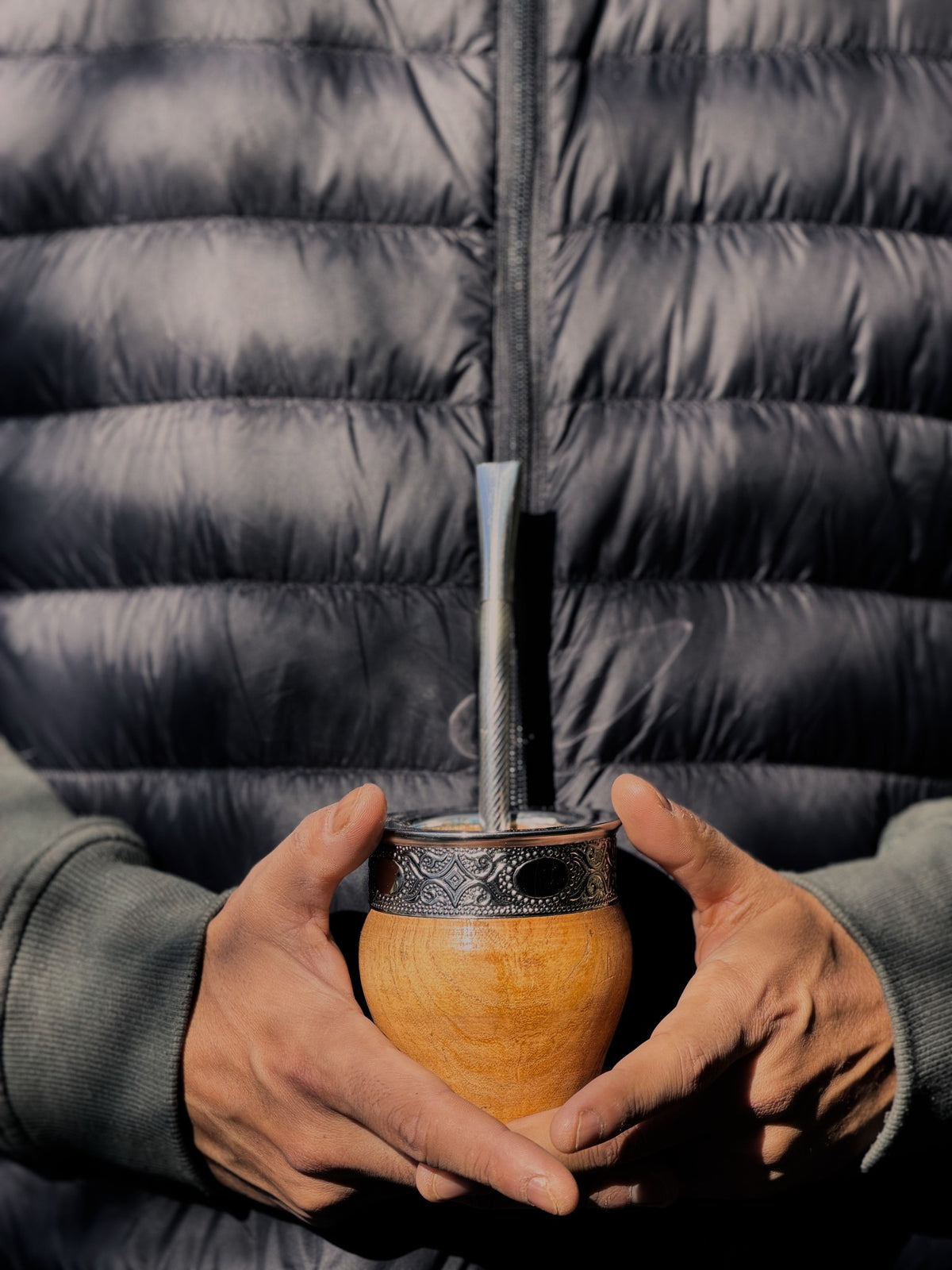 Mate de Madera con Virola Cincelada