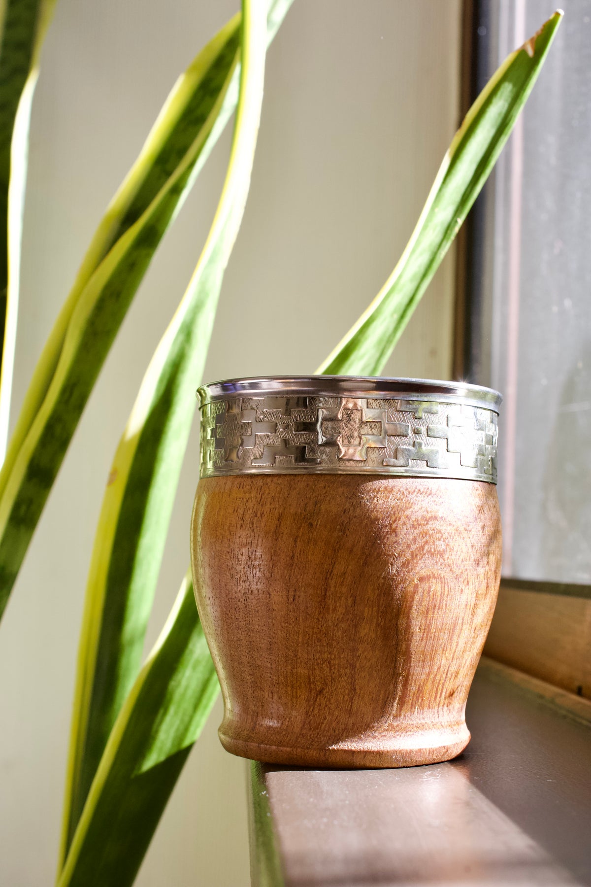 Mate de Algarrobo Cincelado Plateado