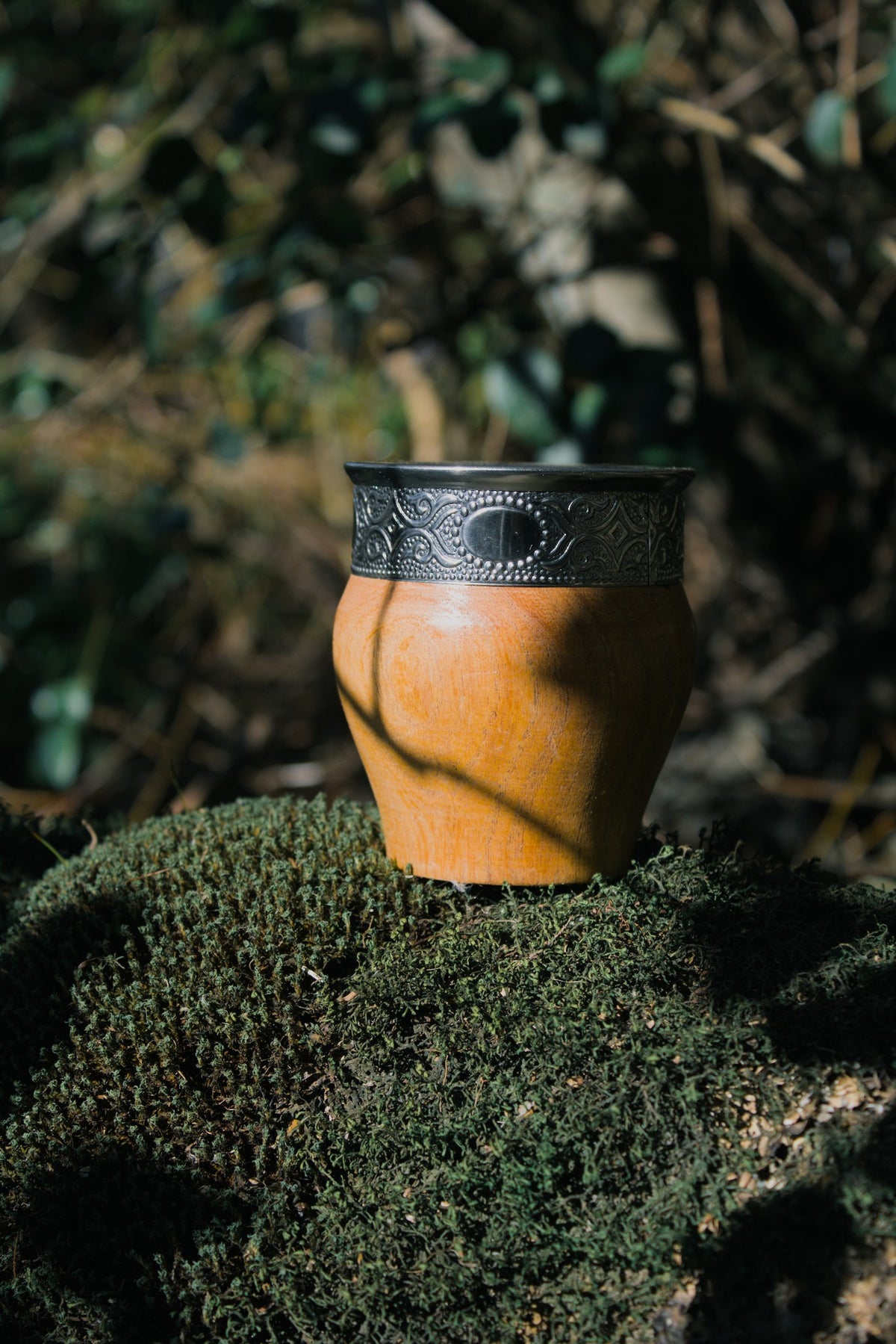 Mate de Madera con Virola Cincelada