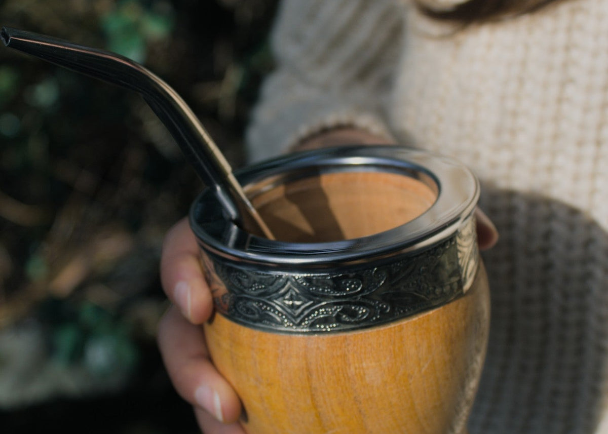 Mate de Algarrobo Artesanal cincelado de acero inoxidable